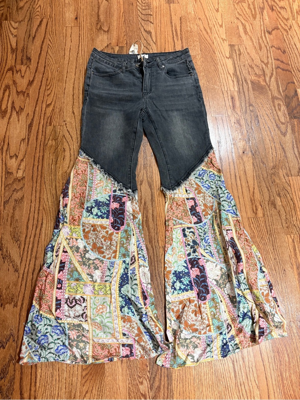 NWT Easel Boho Patchwork Flare-Leg Jeans - Black Top with patchwork type flare